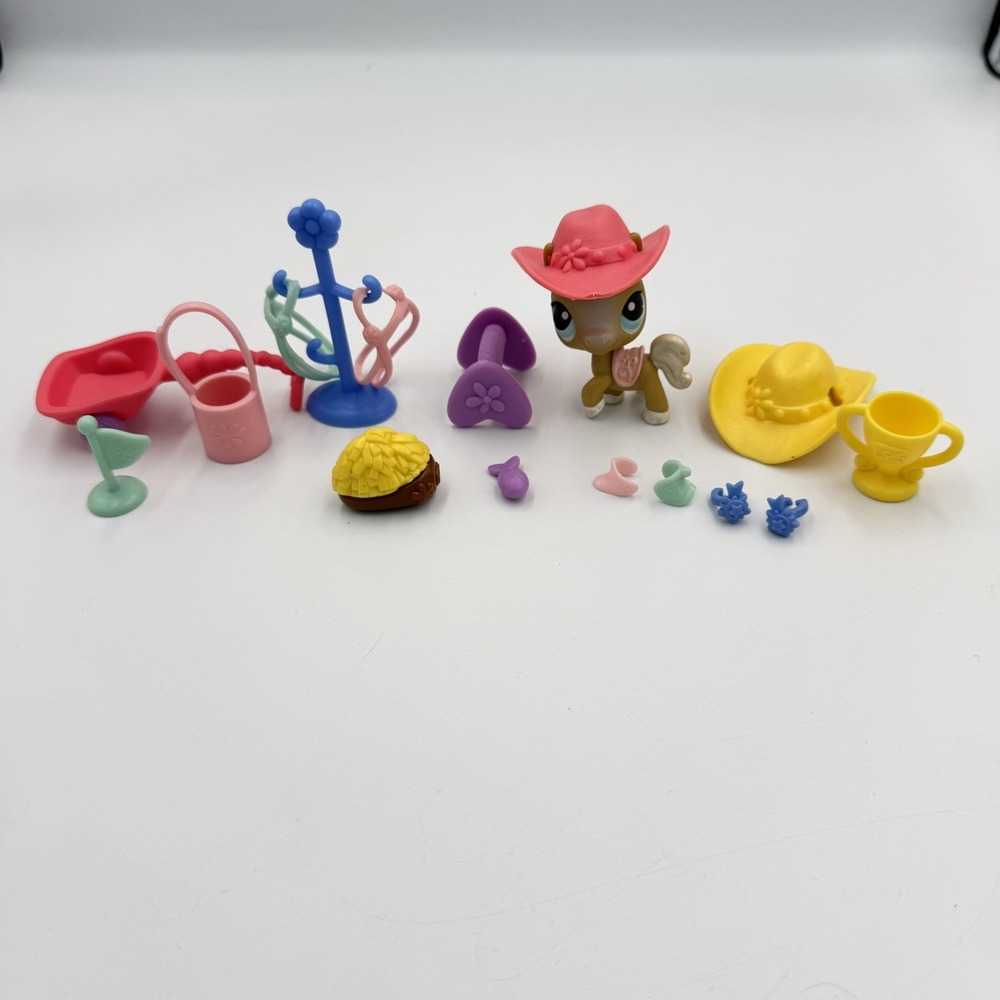 Hasbro Littlest Pet Shop‎ Raceabout Ranch Horse #124 Accessories Hats Saddles